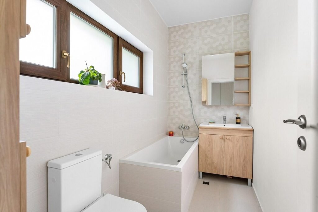 bathroom 8428520 1280
